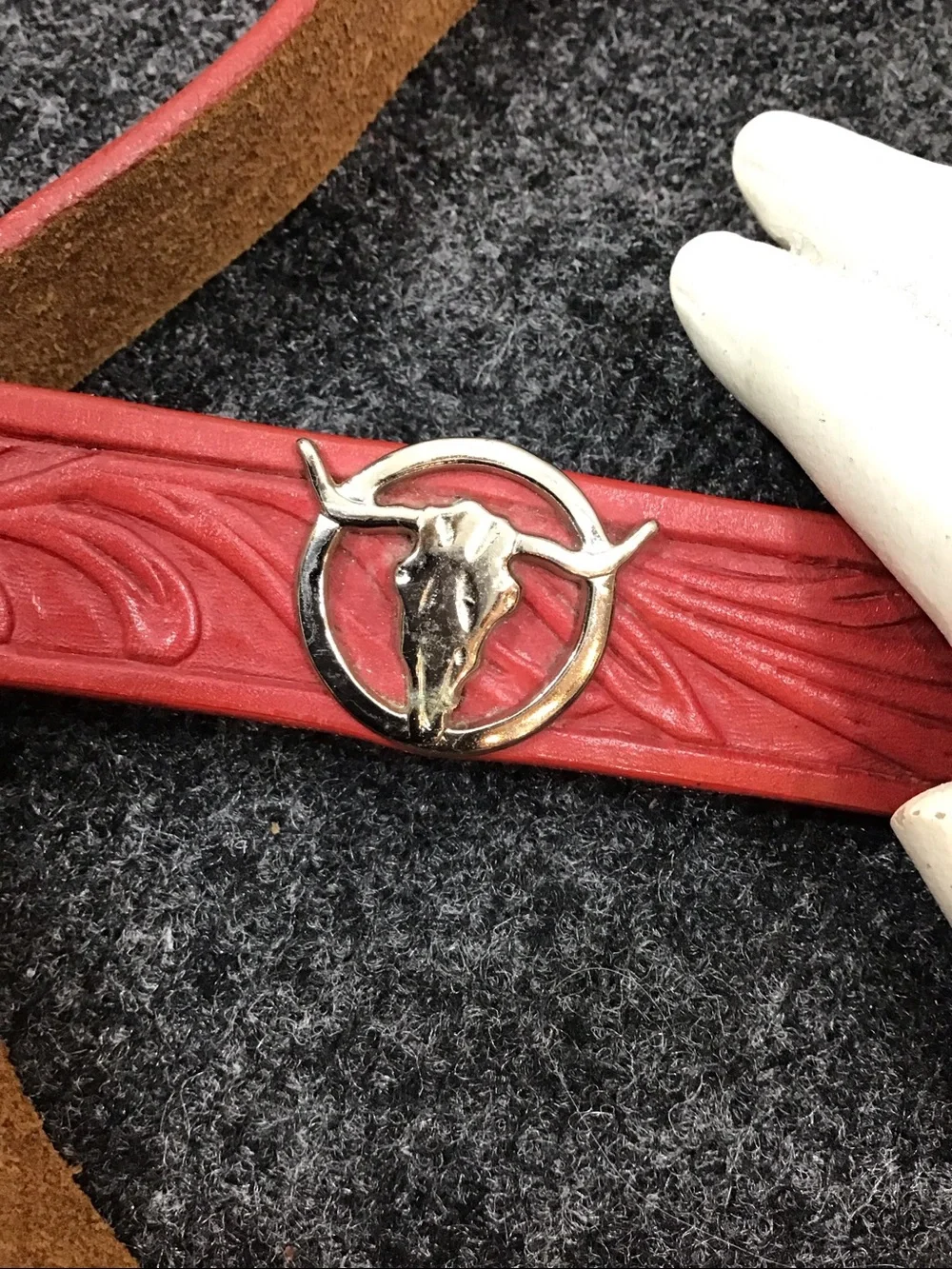 Vintage 90’s Justin red tooled leather belt silver conchos 30